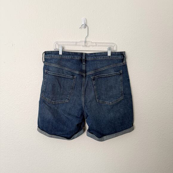 [Old Navy] High Rise The O.G. Denim Shorts Cuffed Medium Wash Smooth Pockets 14 - Picture 3 of 11